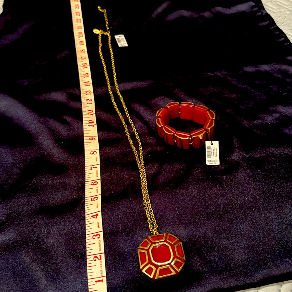 Chico’s Hope Long Pendant Necklace with matching bracelet.